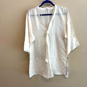Robin Piccone ECRU white swim coverup. New with tags. Size Medium